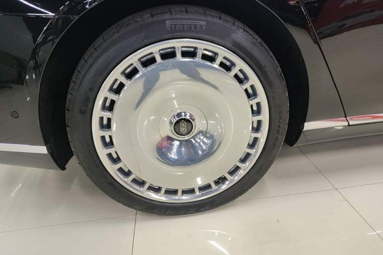 Used Hima S800 2025 Model, Range-Extended Starlight Executive Edition, 4 Seats Right Rear Wheel Hub