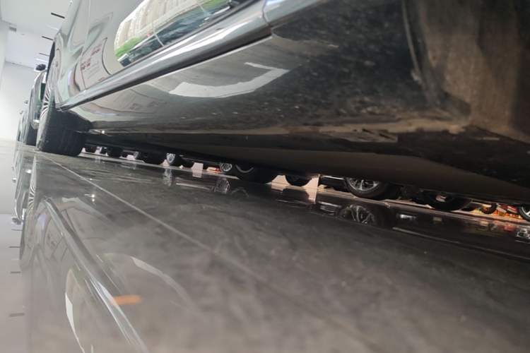 Used Hima S800 2025 Model, Range-Extended Starlight Premium Edition, 5 Seats Right Side Sill