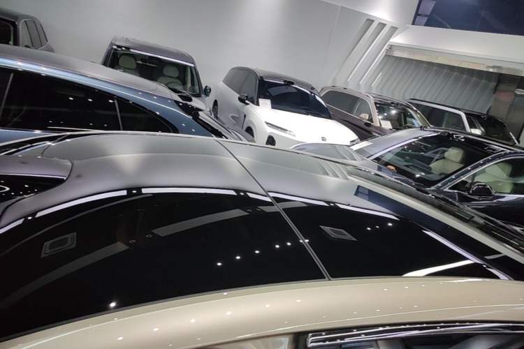 Used Hima S800 2025 Model, Range-Extended Starlight Executive Edition, 4 Seats Roof