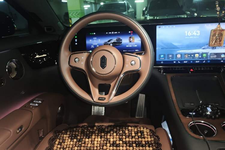 Used Hima S800 2025 Model, Range-Extended Starlight Executive Edition, 4 Seats Steering Wheel