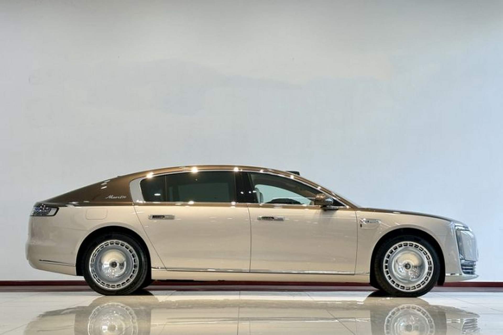 Used Hima S800 2025 Model, Range-Extended Starlight Executive Edition, 4 Seats Exterior 1