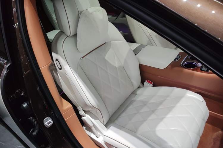 Used Hima S800 2025 Model, Range-Extended Starlight Executive Edition, 4 Seats Right Front Seat