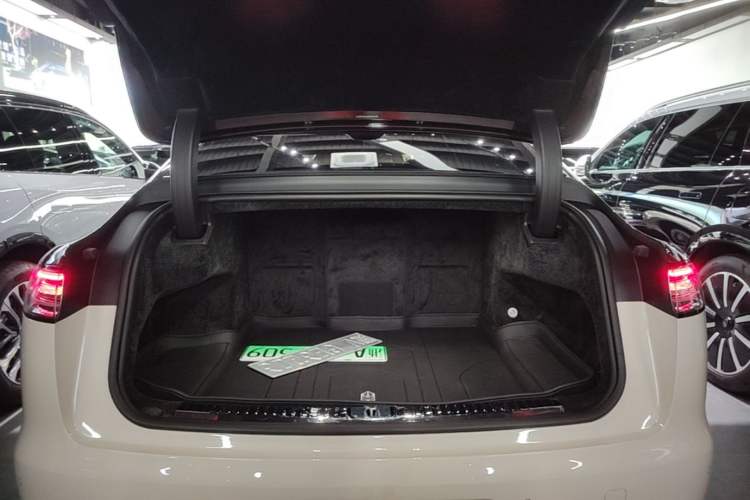 Used Hima S800 2025 Model, Range-Extended Starlight Executive Edition, 4 Seats Trunk