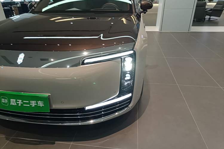Used Hima S800 2025 Model, Range-Extended Starlight Executive Edition, 4 Seats Left Front Headlight