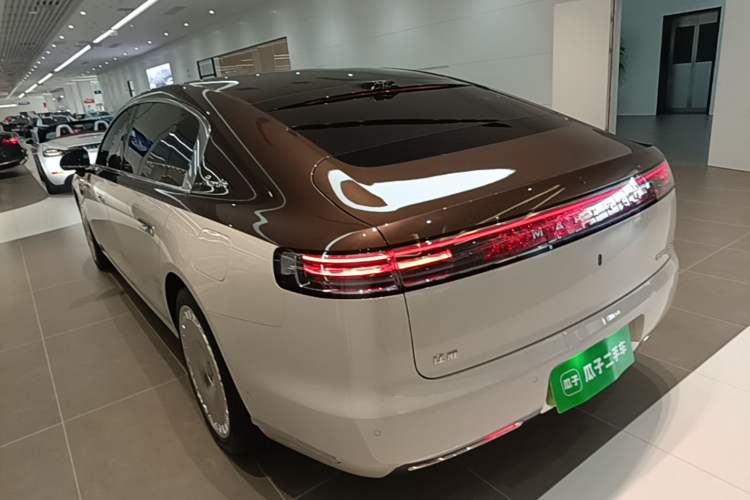 Used Hima S800 2025 Model, Range-Extended Starlight Executive Edition, 4 Seats Rear Left 45 Deg