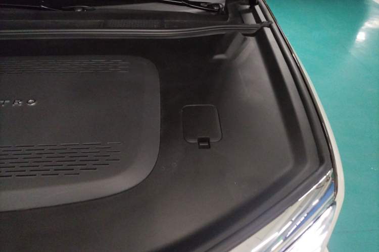 Used Hima S800  Engine Bay Left