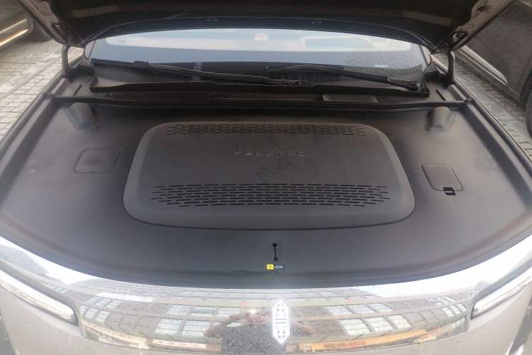 Used Hima S800 2025 Model, Range-Extended Starlight Executive Edition, 4 Seats Engine Bay
