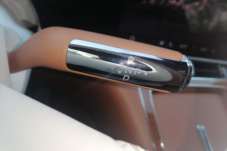 Used Hima S800 2025 Model, Range-Extended Starlight Executive Edition, 4 Seats Gear Lever