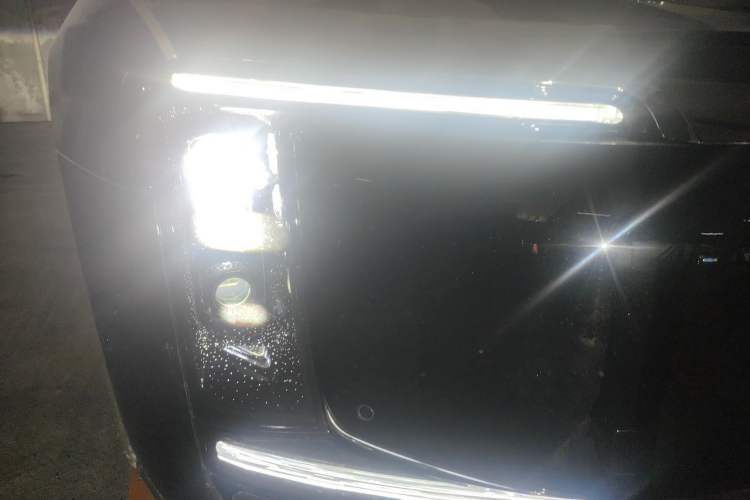 Used Hima S800 2025 Model, Range-Extended Starlight Executive Edition, 4 Seats Right Front Headlight