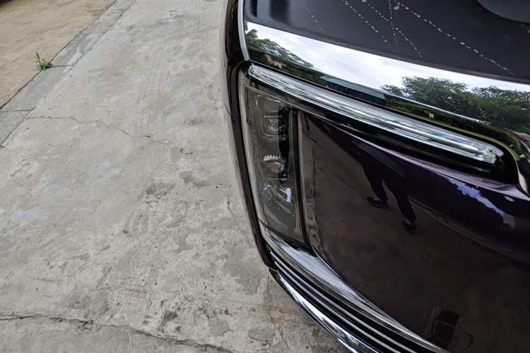 Used Hima S800 2025 Model, Range-Extended Starlight Executive Edition, 4 Seats Right Front Headlight