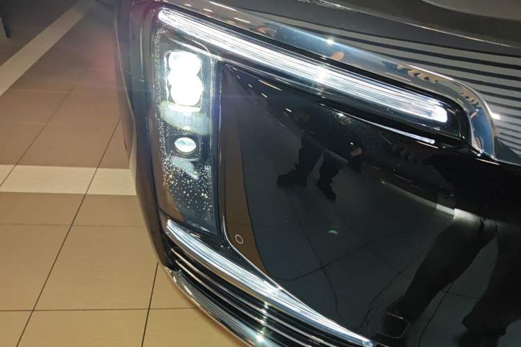 Used Hima S800 2025 Model, Range-Extended Starlight Executive Edition, 4 Seats Right Front Headlight