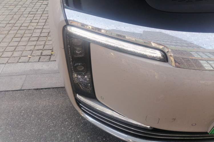 Used Hima S800 2025 Model, Range-Extended Starlight Executive Edition, 4 Seats Right Front Headlight