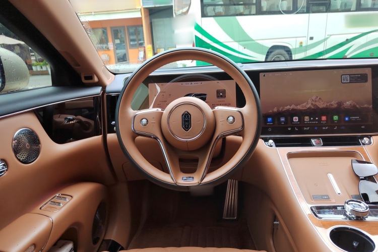 Used Hima S800 2025 Model, Range-Extended Starlight Executive Edition, 4 Seats Steering Wheel