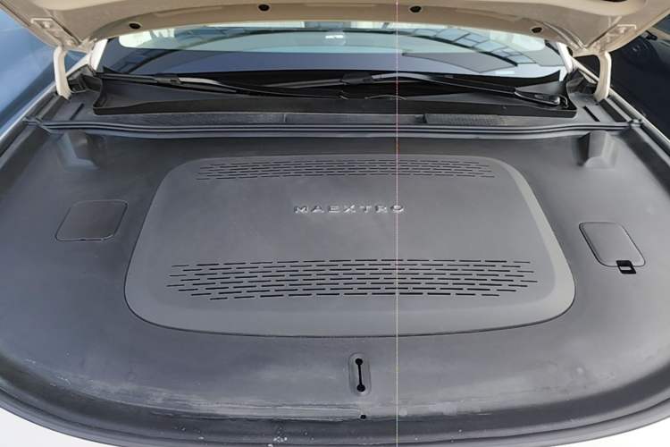 Used Hima S800 2025 Model, Range-Extended Starlight Premium Edition, 5 Seats Engine Bay