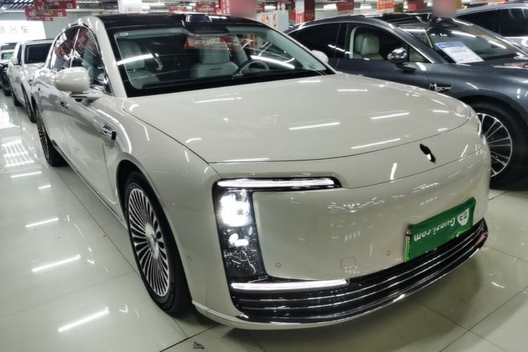 Used Hima S800 2025 Model, Range-Extended Starlight Premium Edition, 5 Seats Front Right 45 Deg