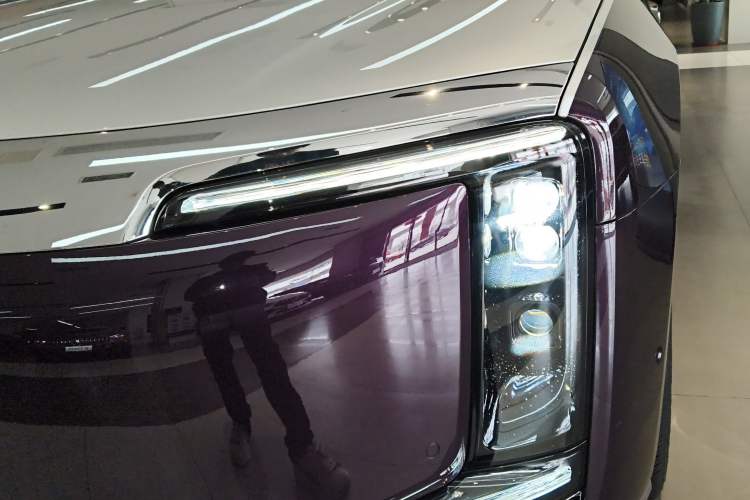 Used Hima S800 2025 Model, Pure Electric Starlight Premium Edition, 5 Seats Left Front Headlight