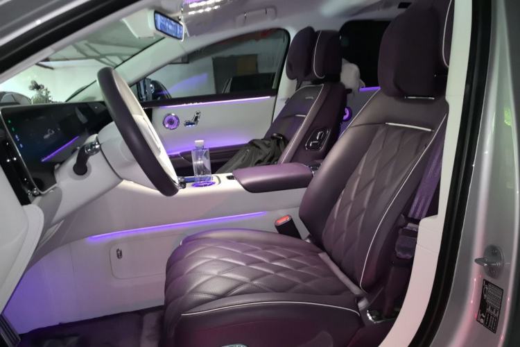Used Hima S800 2025 Model, Range-Extended Starlight Executive Edition, 4 Seats Left Front Seat