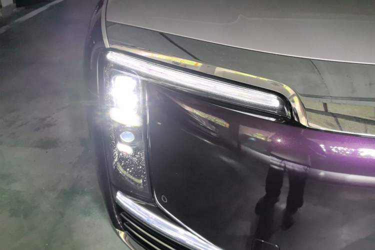 Used Hima S800 2025 Model, Range-Extended Starlight Executive Edition, 4 Seats Right Front Headlight