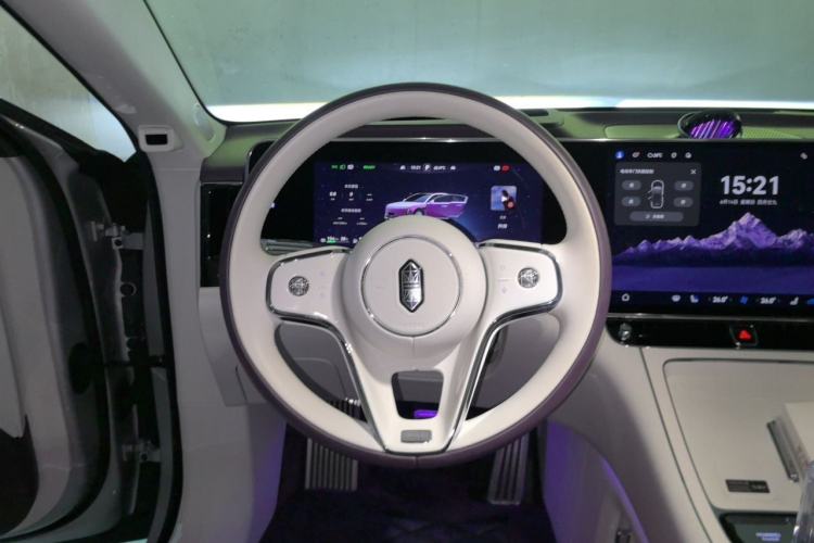 Used Hima S800 2025 Model, Range-Extended Starlight Executive Edition, 4 Seats Steering Wheel