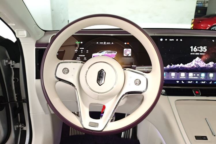 Used Hima S800 2025 Model, Range-Extended Starlight Executive Edition, 4 Seats Steering Wheel