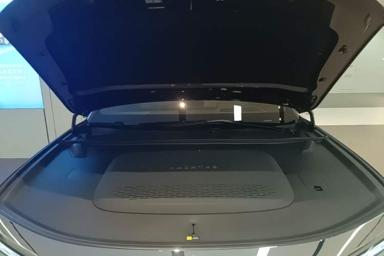Used Hima S800 2025 Model, Range-Extended Starlight Executive Edition, 4 Seats Engine Bay