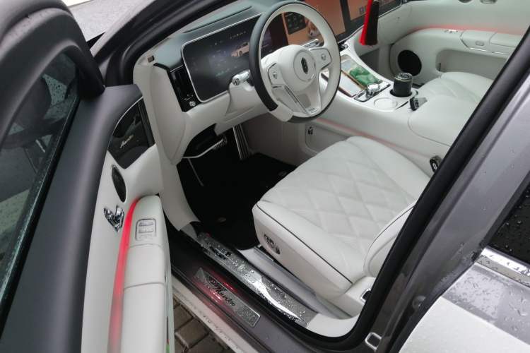 Used Hima S800 2025 Model, Range-Extended Starlight Executive Edition, 4 Seats Driver Seat