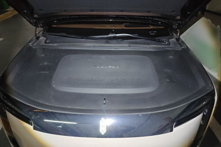 Used Hima S800 2025 Model, Range-Extended Starlight Executive Edition, 4 Seats Engine Bay