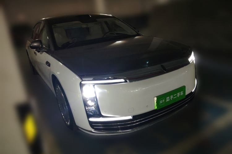 Used Hima S800 2025 Model, Range-Extended Starlight Executive Edition, 4 Seats Front Right 45 Deg