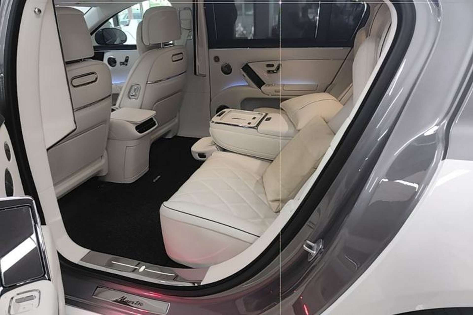 Used Hima S800 2025 Model, Range-Extended Starlight Premium Edition, 5 Seats Left Rear Seat
