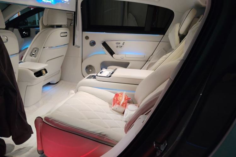 Used Hima S800 2025 Model, Range-Extended Starlight Executive Edition, 4 Seats Left Rear Seat