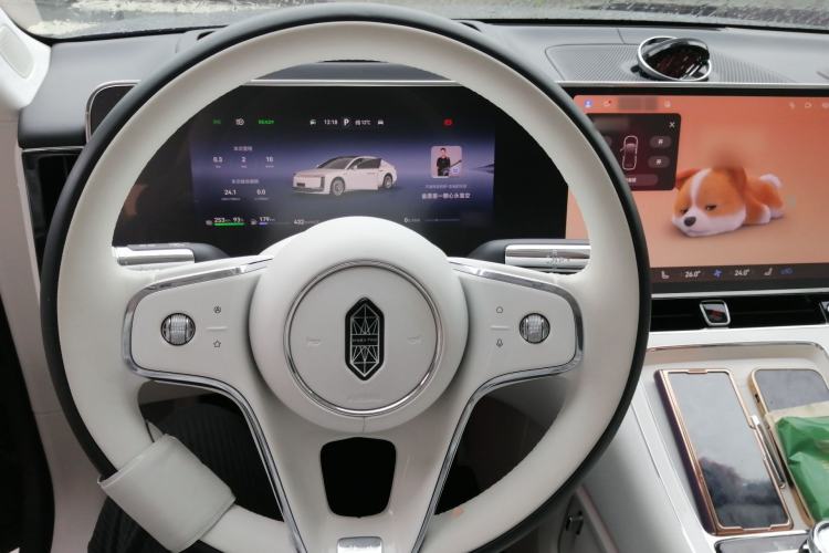 Used Hima S800 2025 Model, Range-Extended Starlight Executive Edition, 4 Seats Steering Wheel