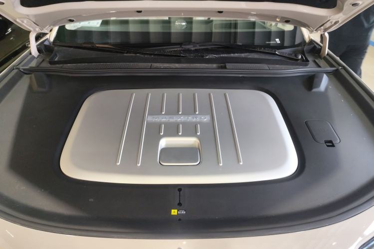 Used Hima S800 2025 Model, Pure Electric Starlight Premium Edition, 5 Seats Engine Bay