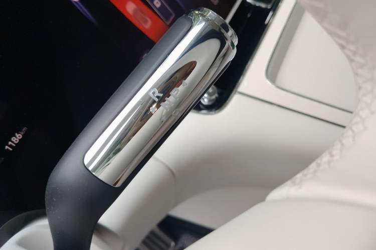 Used Hima S800 2025 Model, Range-Extended Starlight Premium Edition, 5 Seats Gear Lever