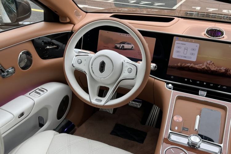 Used Hima S800 2025 Model, Range-Extended Starlight Executive Edition, 4 Seats Interior 1