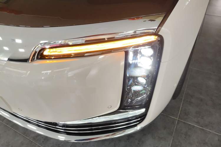 Used Hima S800 2025 Model, Range-Extended Starlight Executive Edition, 4 Seats Left Front Headlight