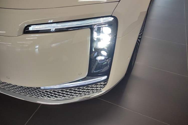 Used Hima S800 2025 Model, Pure Electric Starlight Executive Edition, 4 Seats Left Front Headlight