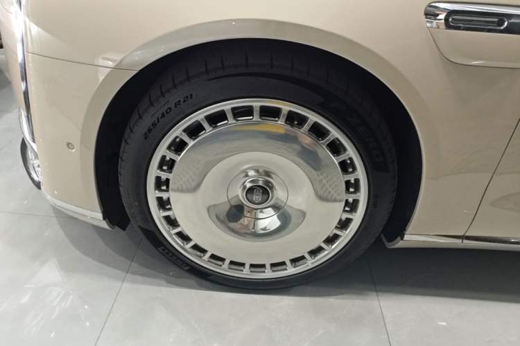 Used Hima S800 2025 Model, Pure Electric Starlight Premium Edition, 5 Seats Left Front Wheel Hub