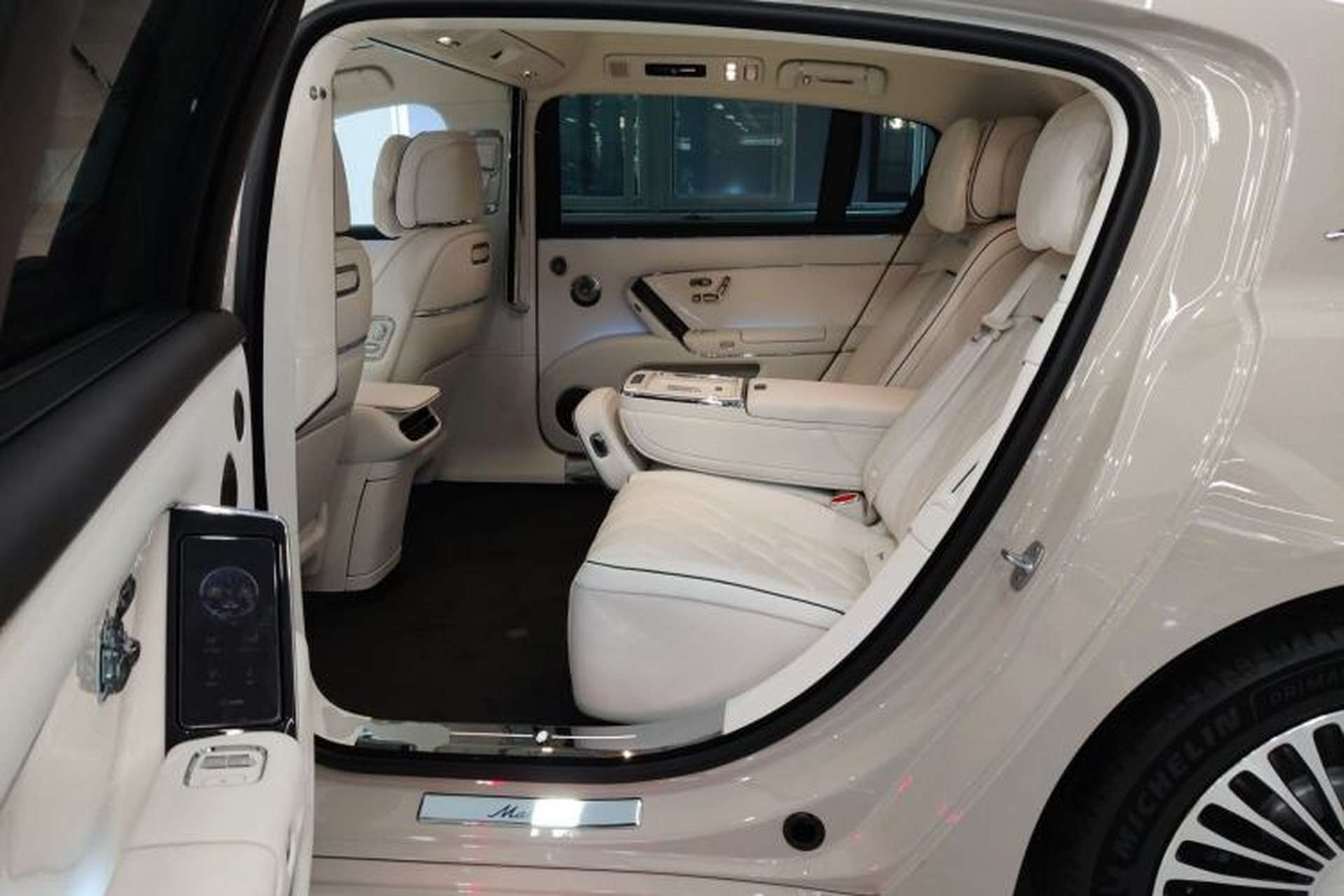Used Hima S800 2025 Model, Pure Electric Starlight Premium Edition, 5 Seats Left Rear Seat