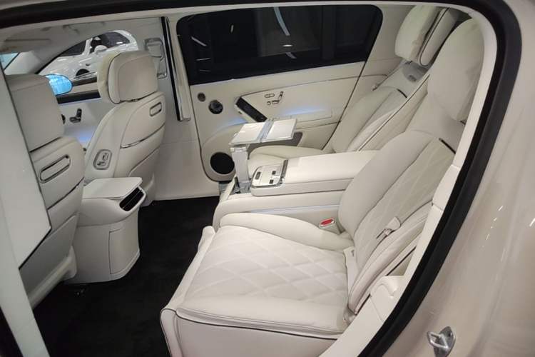 Used Hima S800 2025 Model, Pure Electric Starlight Executive Edition, 4 Seats Left Rear Seat