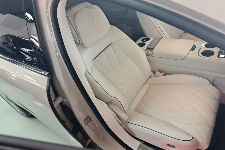 Used Hima S800 2025 Model, Range-Extended Starlight Executive Edition, 4 Seats Right Front Seat