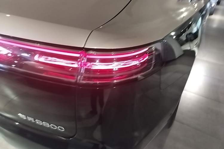 Used Hima S800 2025 Model, Range-Extended Starlight Premium Edition, 5 Seats Right Rear Taillight