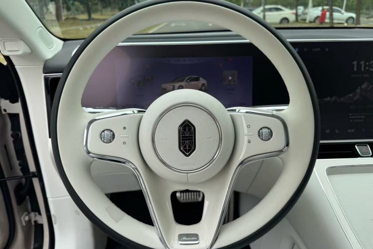 Used Hima S800 2025 Model, Range-Extended Starlight Executive Edition, 4 Seats Steering Wheel