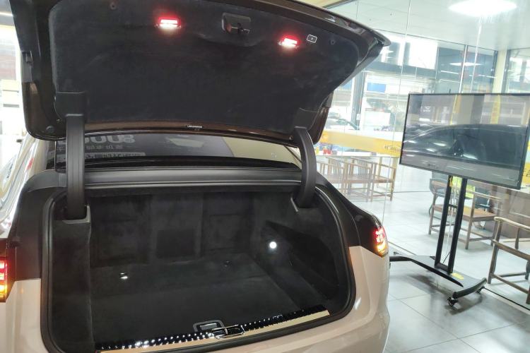 Used Hima S800 2025 Model, Range-Extended Starlight Executive Edition, 4 Seats Trunk