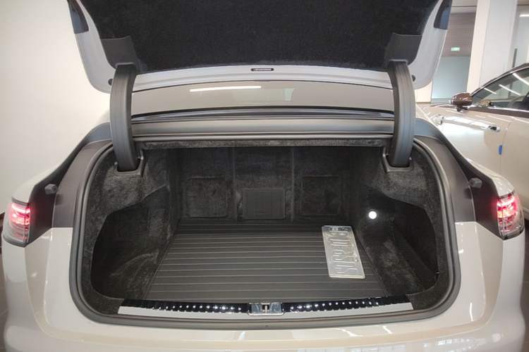 Used Hima S800 2025 Model, Pure Electric Starlight Executive Edition, 4 Seats Trunk