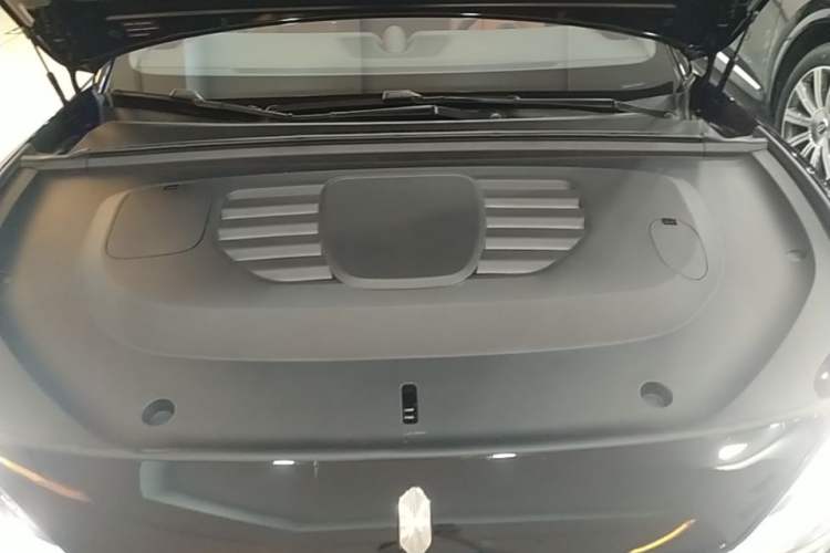 Used Hima S9T 2025 Model Range-Extended Ultra Long-Range Version Engine Bay