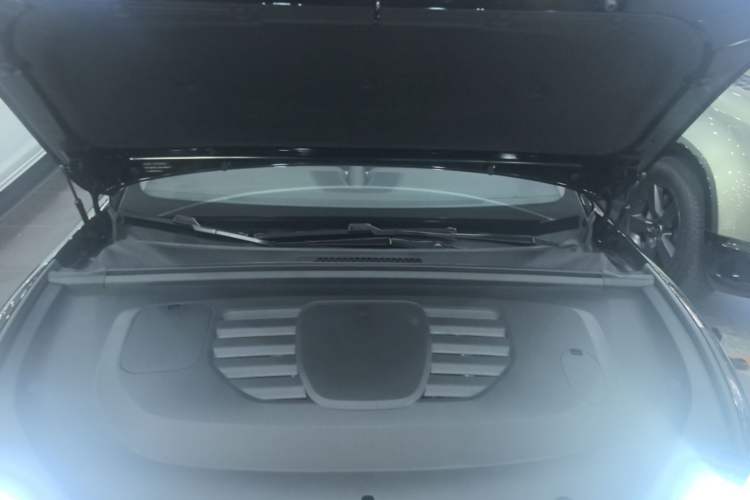 Used Hima S9T 2025 Model Range-Extended Ultra Long-Range Version Engine Bay
