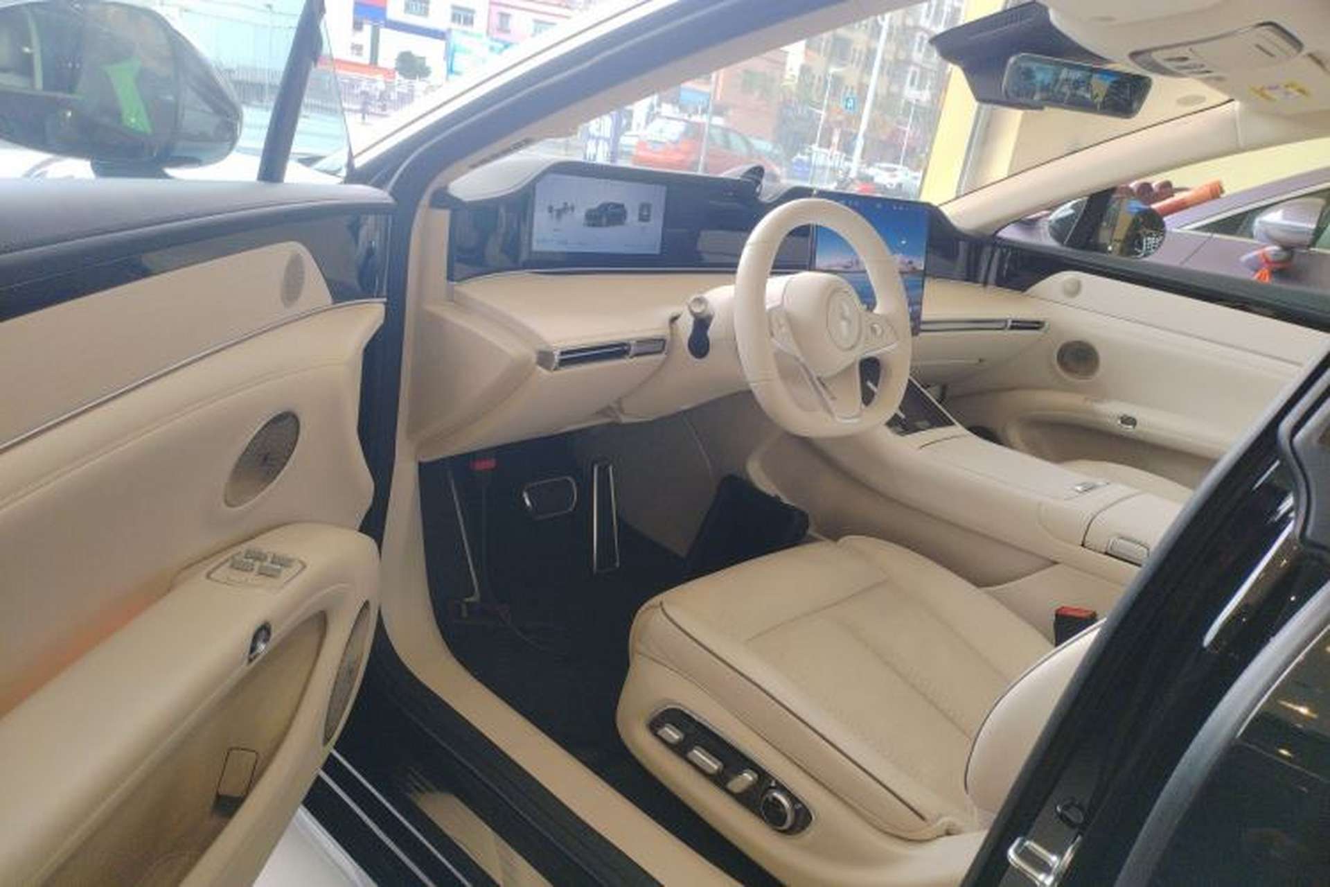 Used Hima S9T 2025 Model Range-Extended Ultra Long-Range Version Interior 3