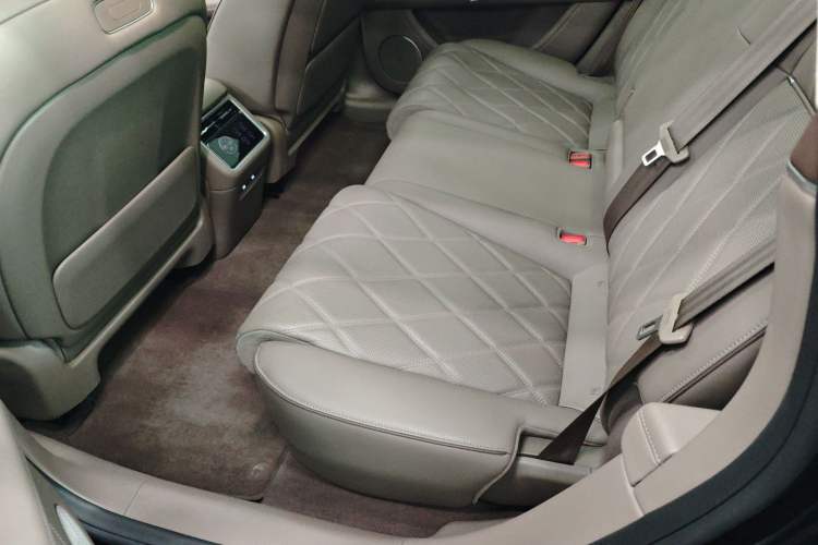 Used Hima S9T 2025 Model Range-Extended Ultra Long-Range Version Interior 4