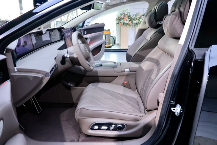 Used Hima S9T 2025 Model Range-Extended Max Interior 6