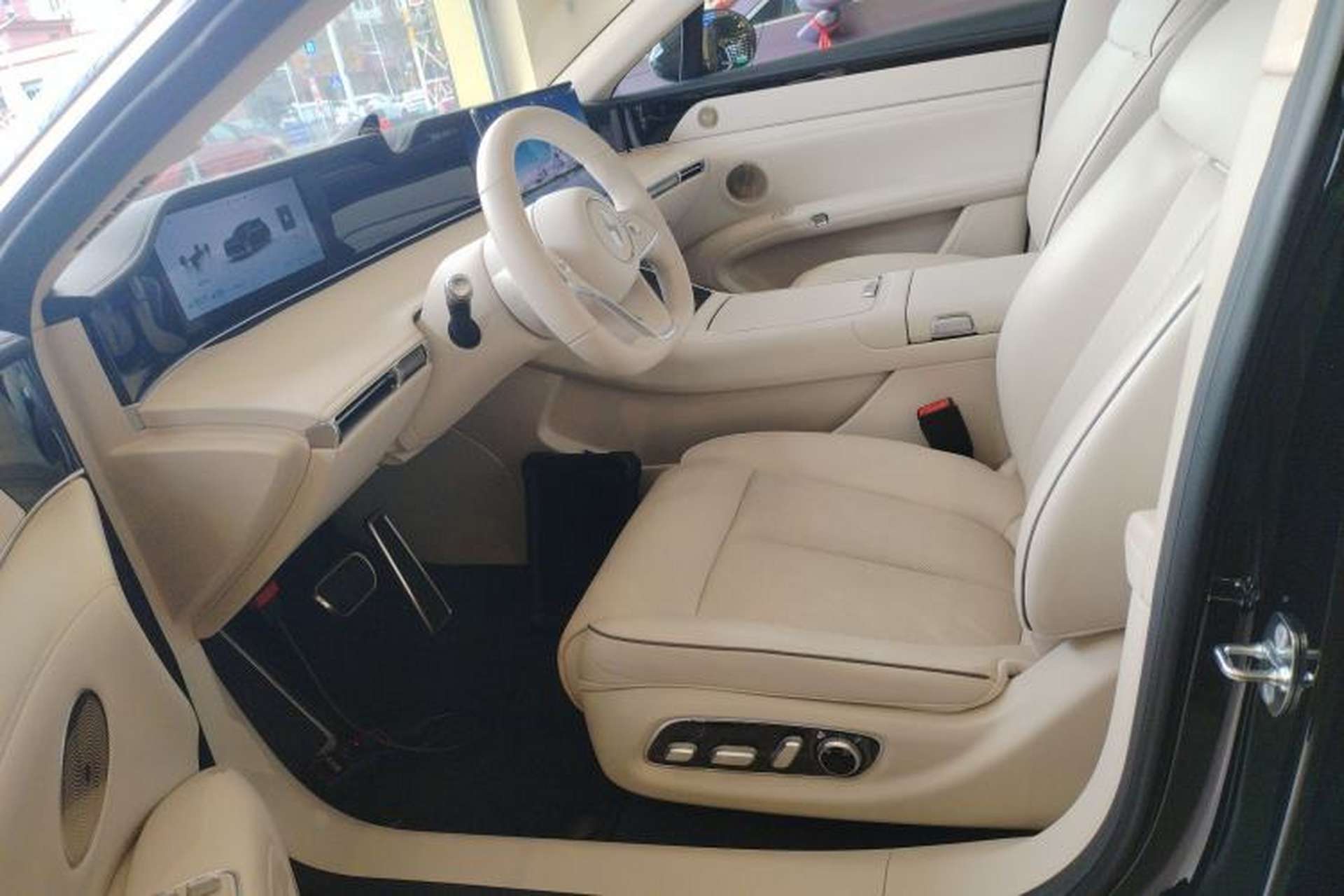 Used Hima S9T 2025 Model Range-Extended Ultra Long-Range Version Left Front Seat